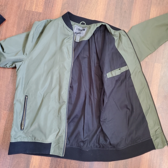 Forever21 Bomber Jacket - Picture 4 of 4